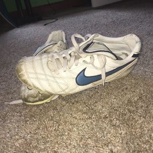 Soccer cleats